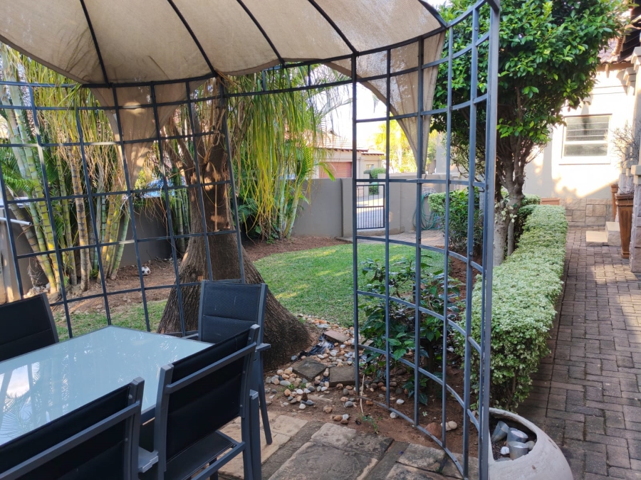 3 Bedroom Property for Sale in Safari Gardens North West